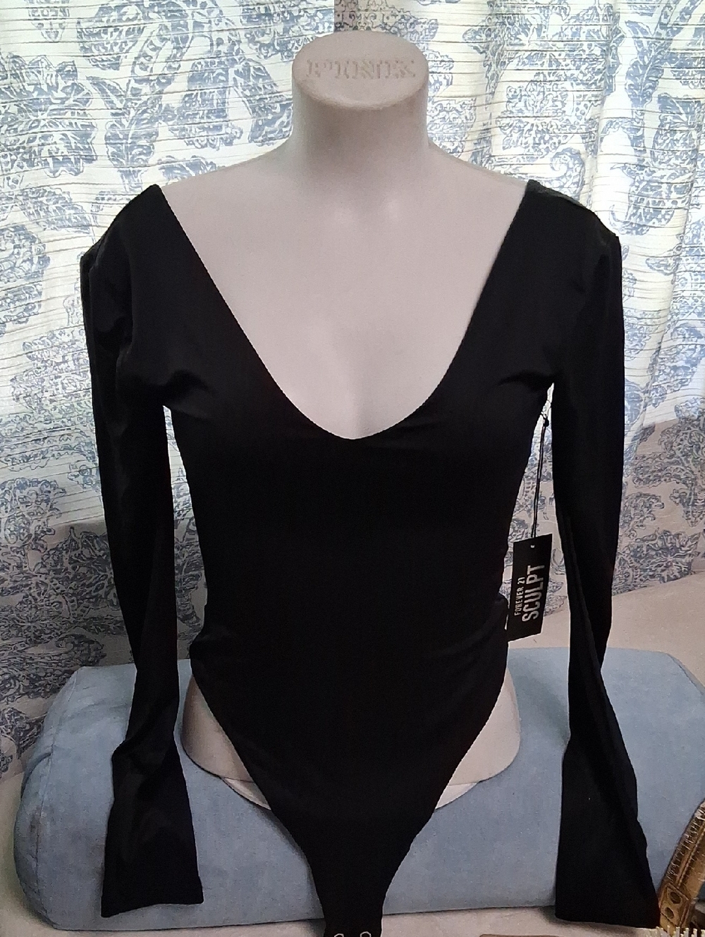 Forever 21 Black Long Sleeve Scoop Neck Bodysuit